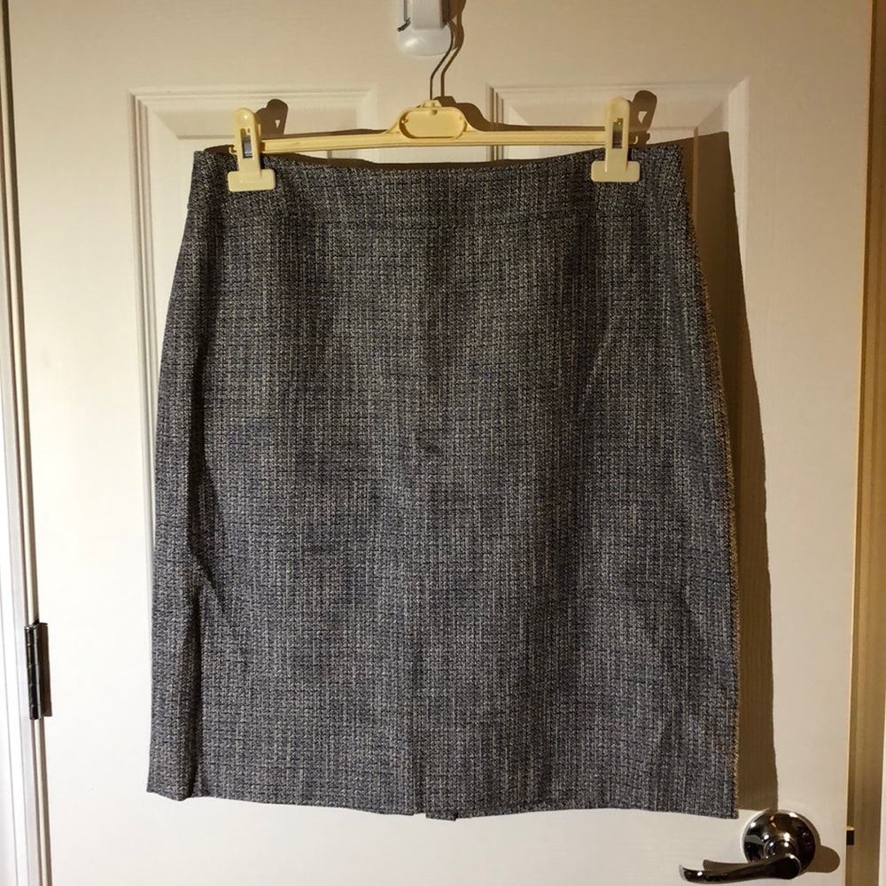 Tahari skirt